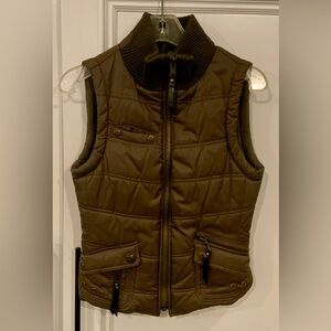 Stylish Olive Quilted Vest with High Collar